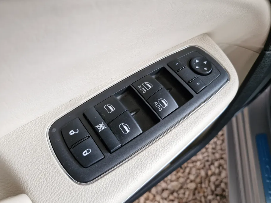 كرايسلر 300 LIMITED 2021 