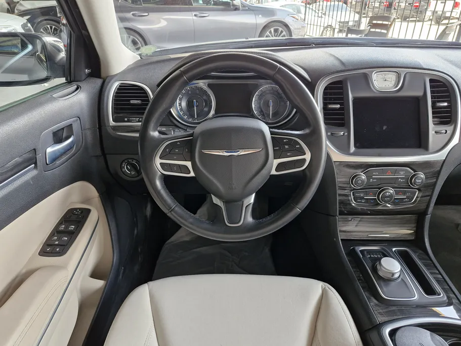 كرايسلر 300 LIMITED 2021 