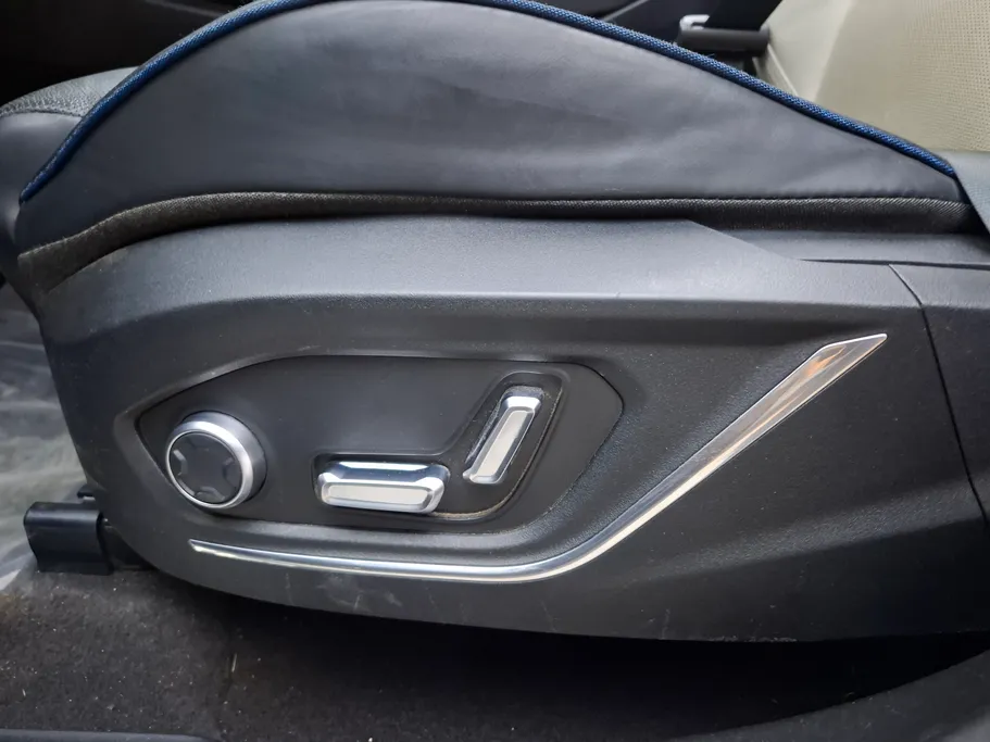 2023 Lynk and Co 01 Louder Pro 
