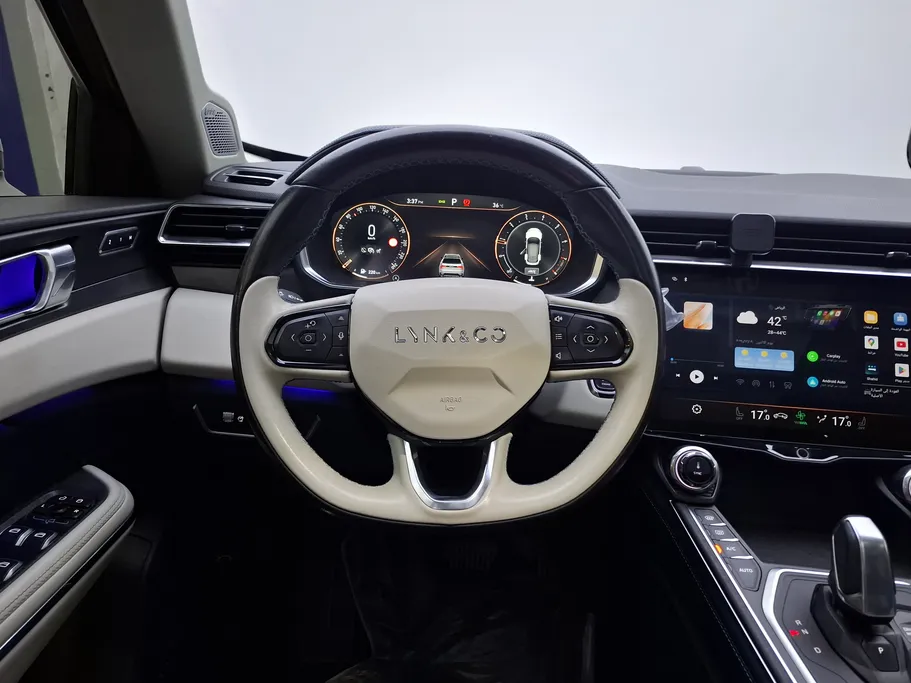2023 Lynk and Co 01 Louder Pro 