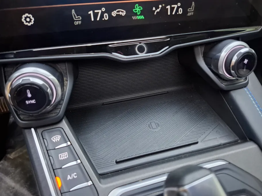 2023 Lynk and Co 01 Louder Pro 