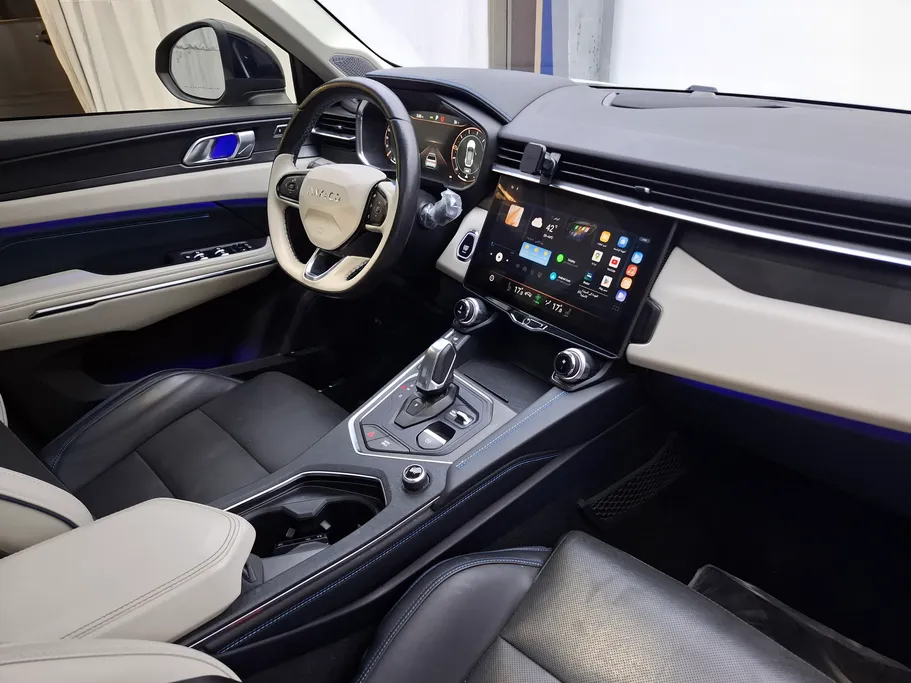 2023 Lynk and Co 01 Louder Pro 
