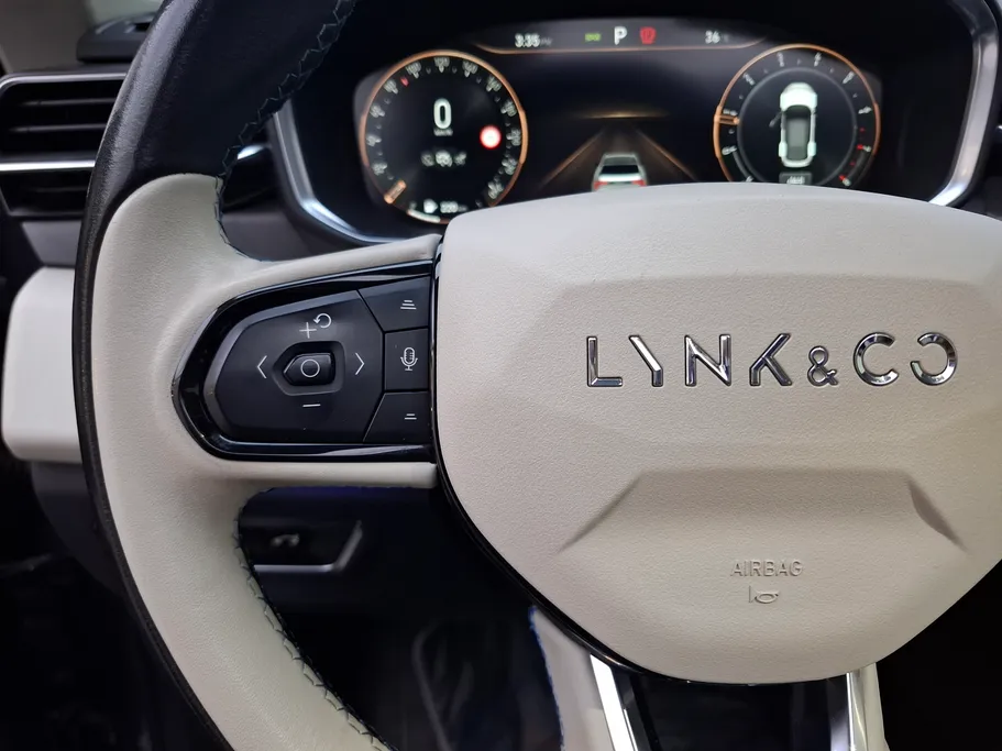2023 Lynk and Co 01 Louder Pro 