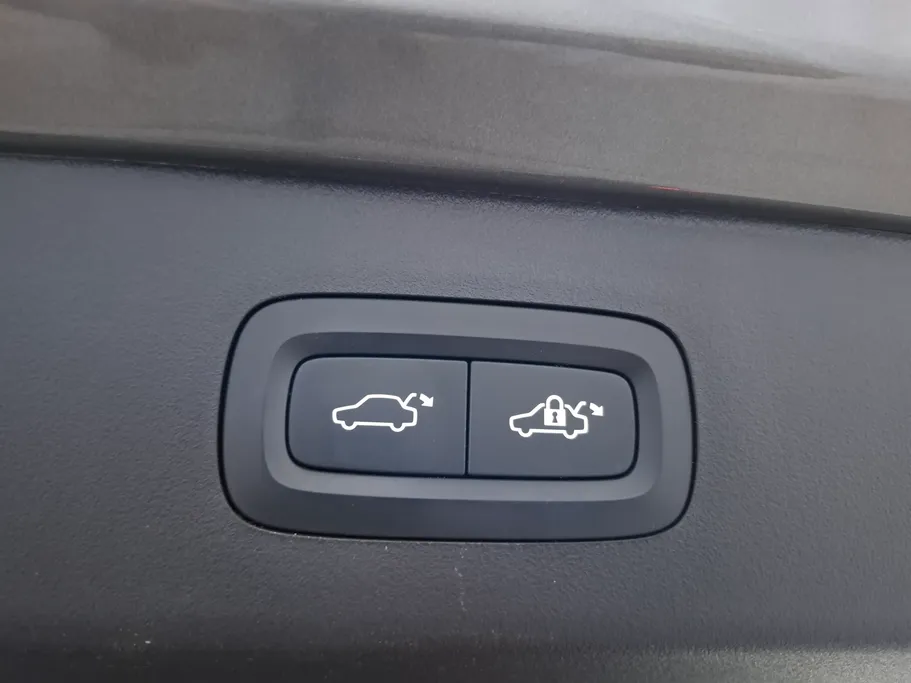 2023 Lynk and Co 01 Louder Pro 