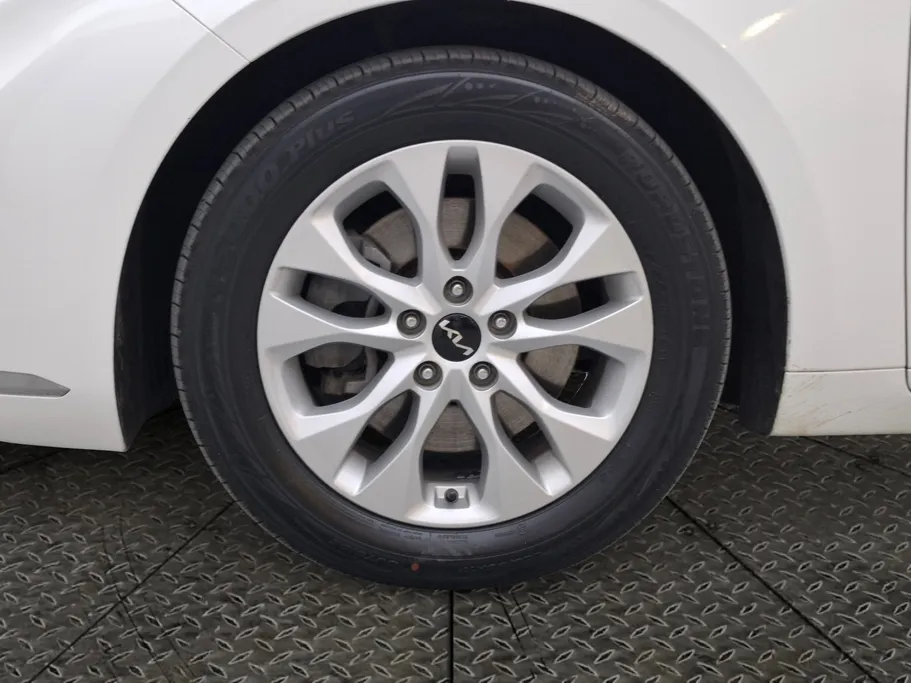 2022 Kia K8 EX 