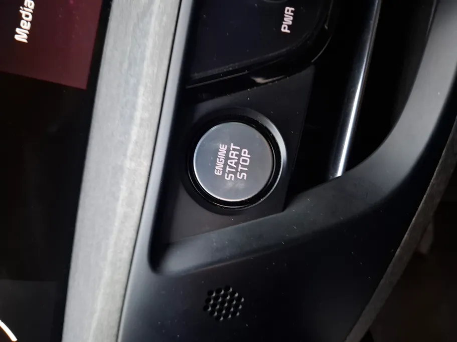 2022 Kia K8 EX 