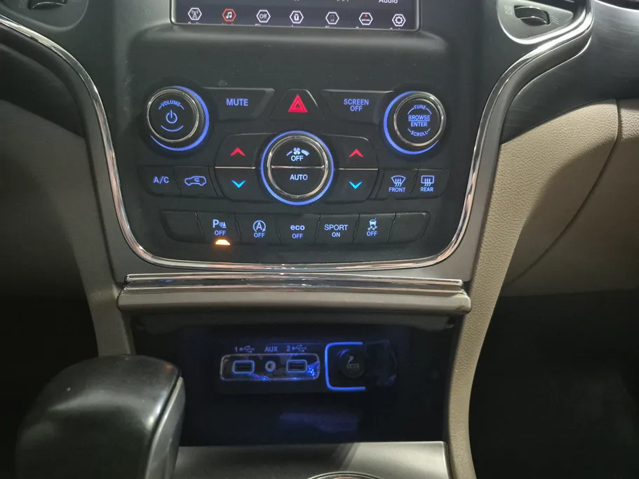 2020 Jeep Grand Cherokee لاريدو 