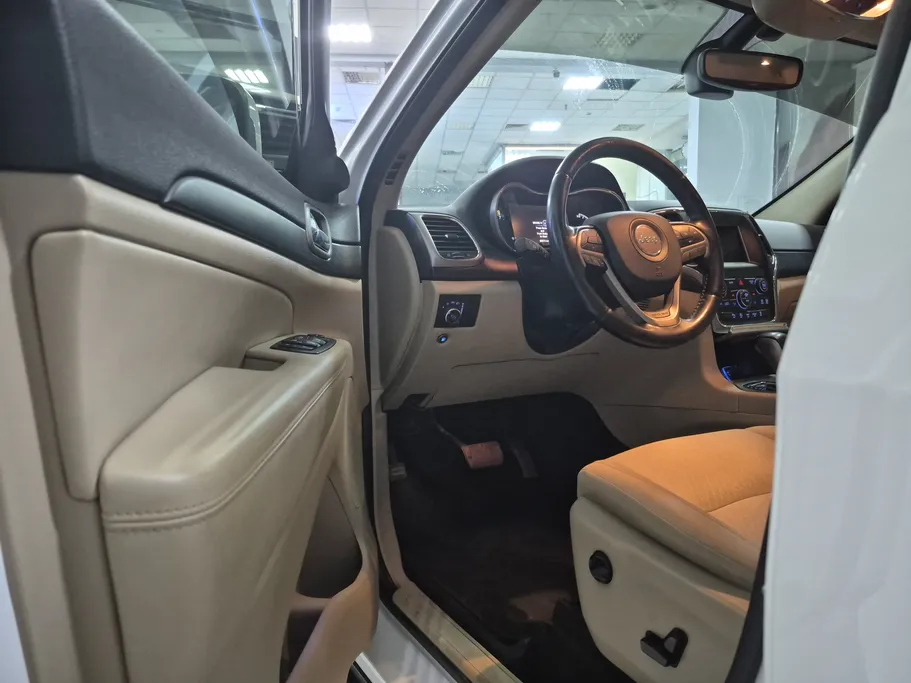 2020 Jeep Grand Cherokee لاريدو 