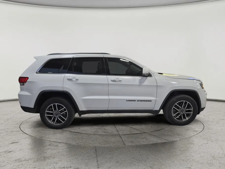 2020 Jeep Grand Cherokee لاريدو 