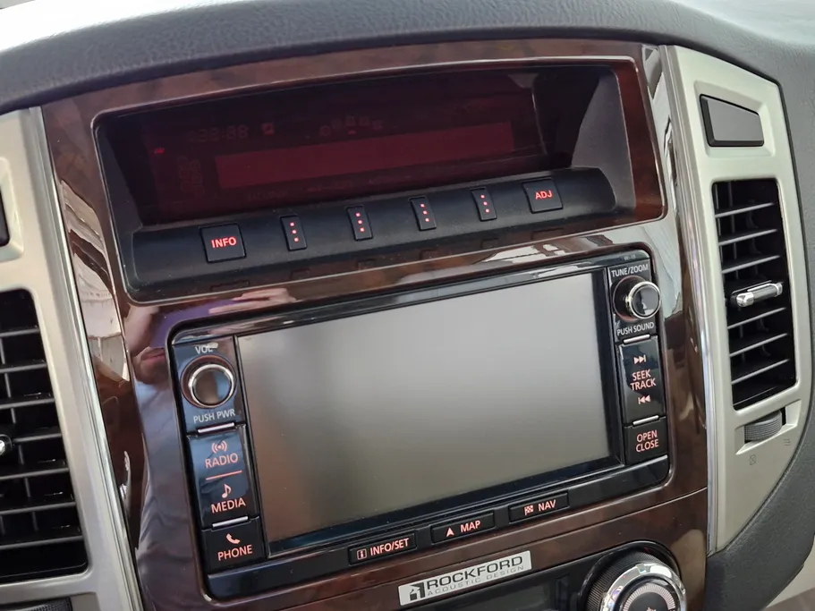 2022 Mitsubishi Pajero GLS 5Doors 