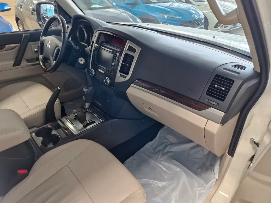 2022 Mitsubishi Pajero GLS 5Doors 