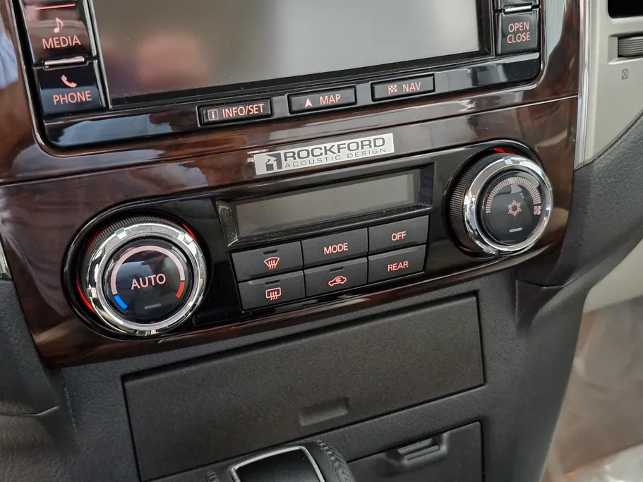 2022 Mitsubishi Pajero GLS 5Doors 