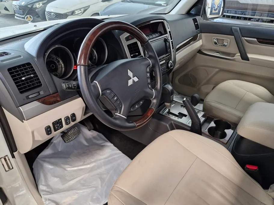 2022 Mitsubishi Pajero GLS 5Doors 