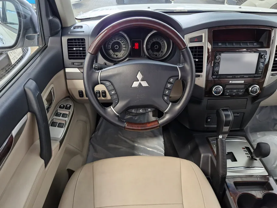 2022 Mitsubishi Pajero GLS 5Doors 