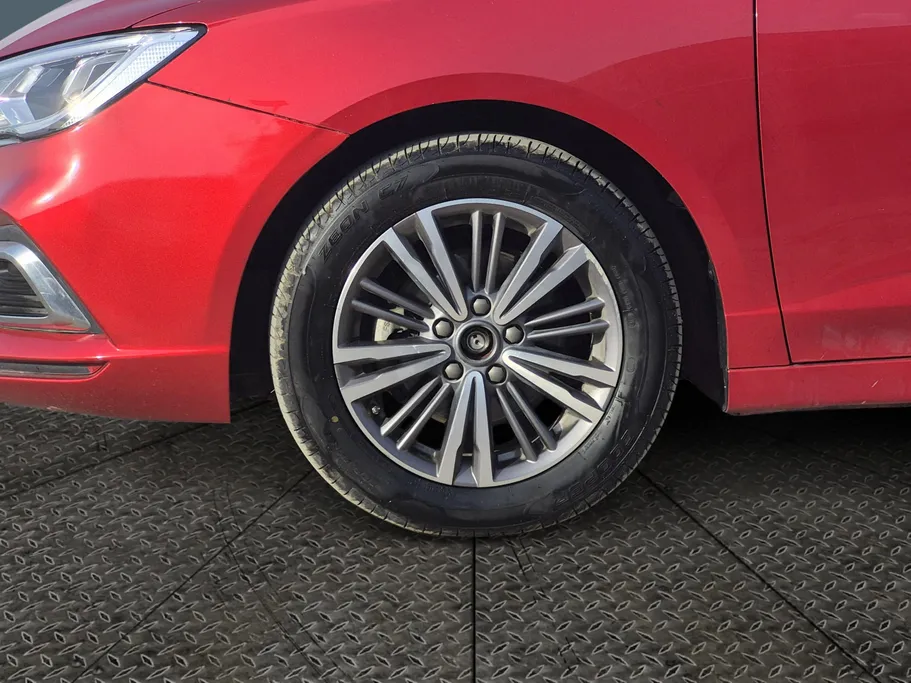 2022 MG 5 LUX 