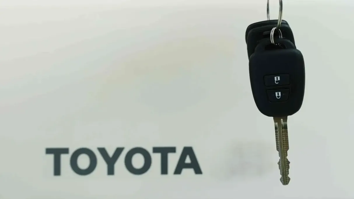 2025 Toyota Haice بضاعة سقف عالي 