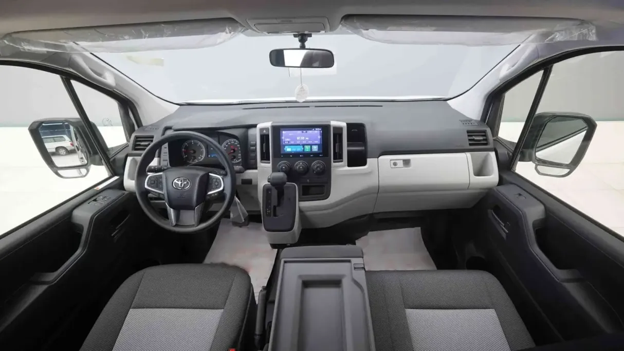2025 Toyota Haice بضاعة سقف عالي 