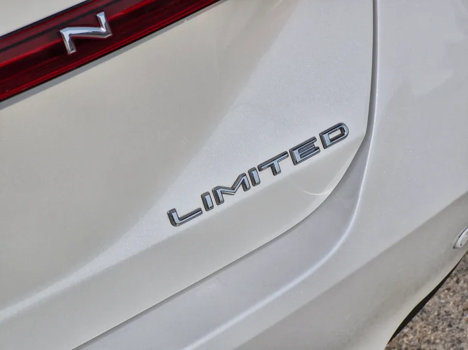تويوتا افالون Limited 2022 