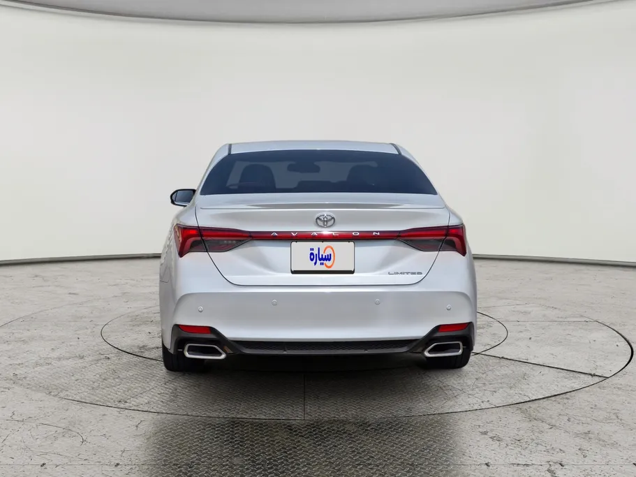 تويوتا افالون Limited 2022 