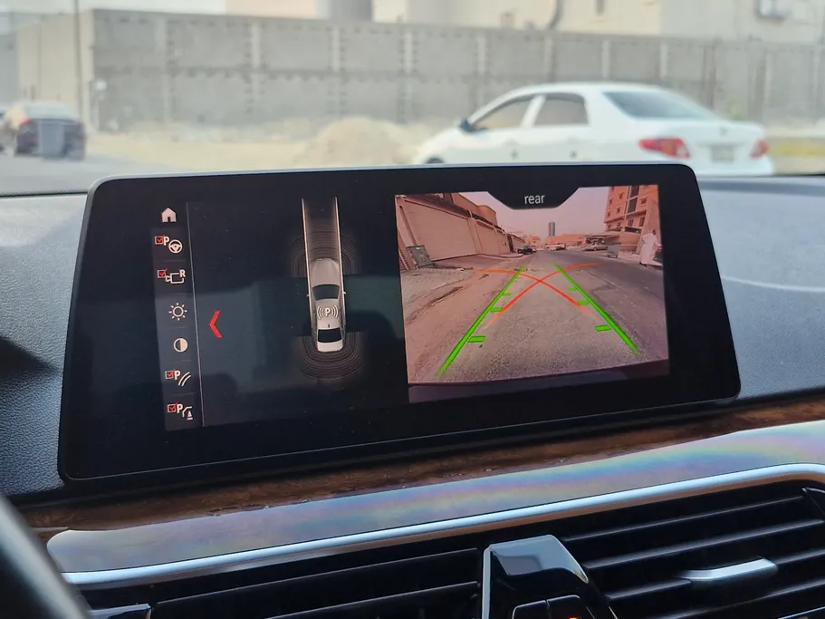بي ام دبليو الفئة الخامسة 520i 2019 