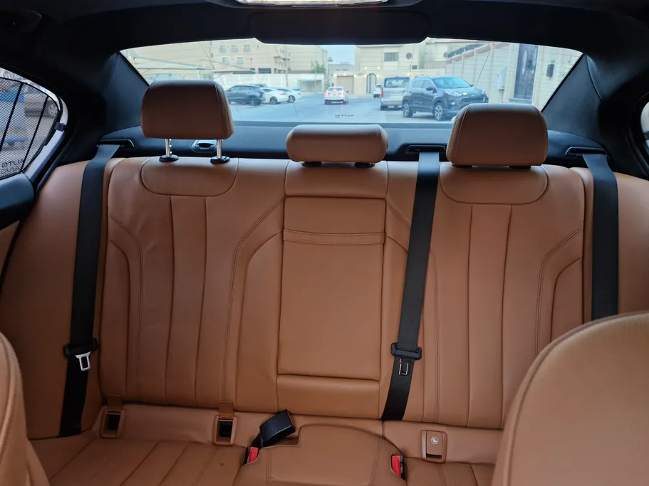 بي ام دبليو الفئة الخامسة 520i 2019 