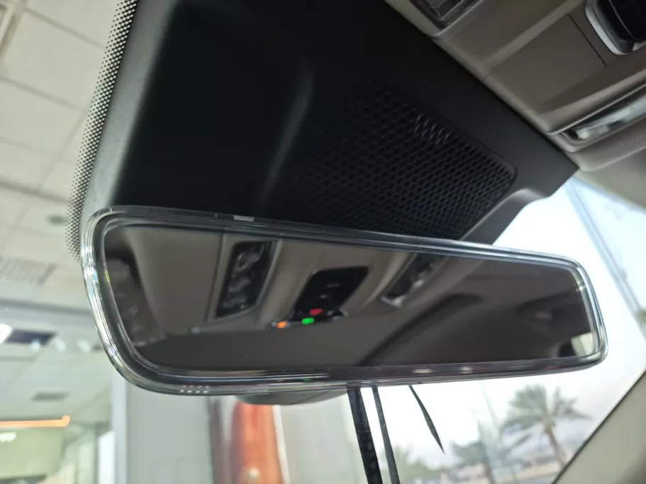 2024 Hongqi HS3 Flagship Two Tone 