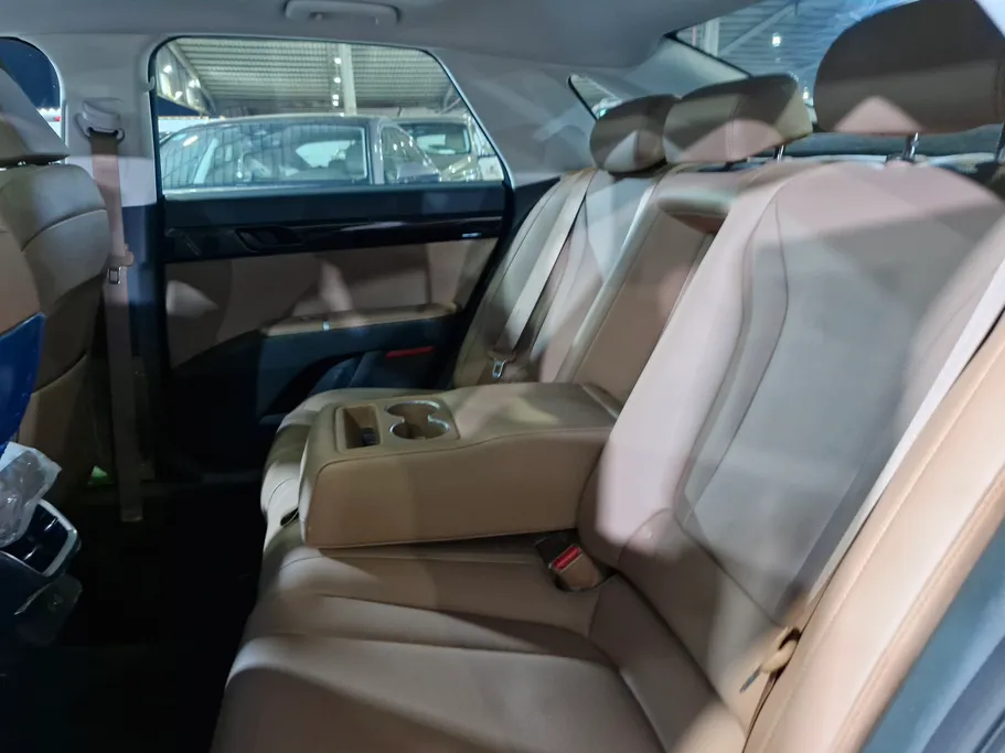 2025 Hyundai Azera Classic 