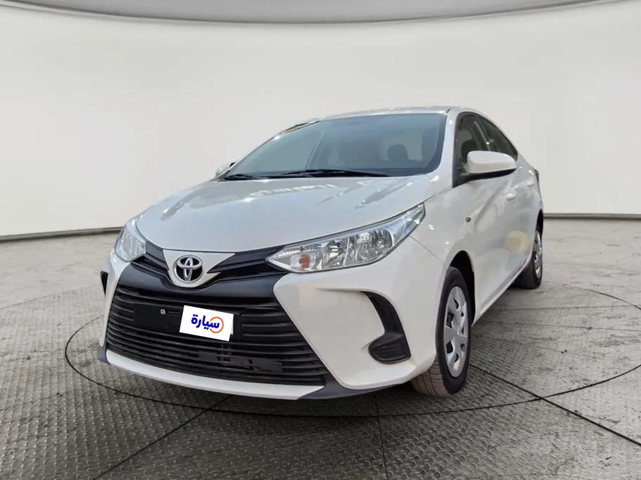 2022 Toyota Yaris  Y 