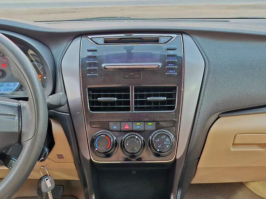 2022 Toyota Yaris  Y 