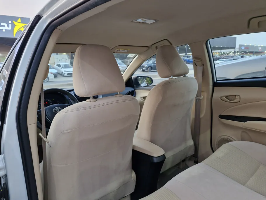 2022 Toyota Yaris  Y 