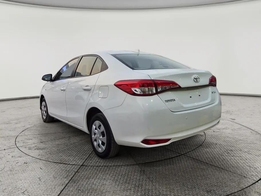 2022 Toyota Yaris  Y 