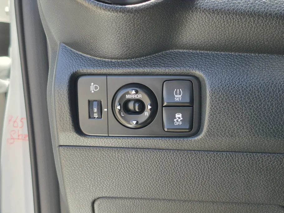 2023 Kia Pegas LX 
