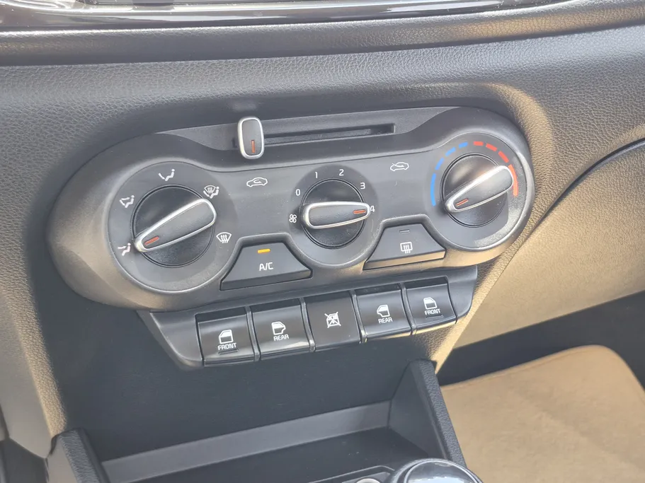 2023 Kia Pegas LX 