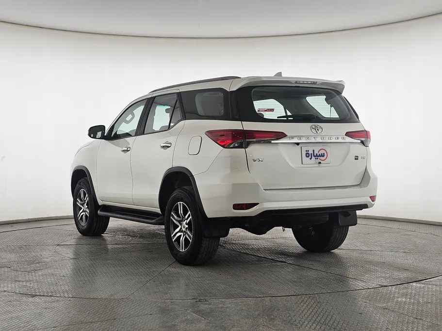 2021 تويوتا Fortuner VX1 