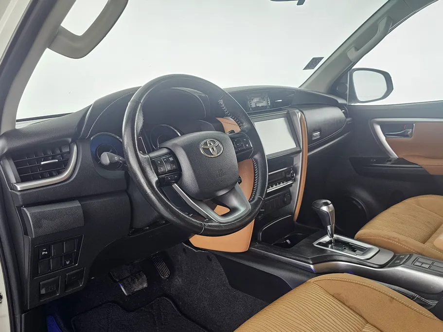 2021 تويوتا Fortuner VX1 