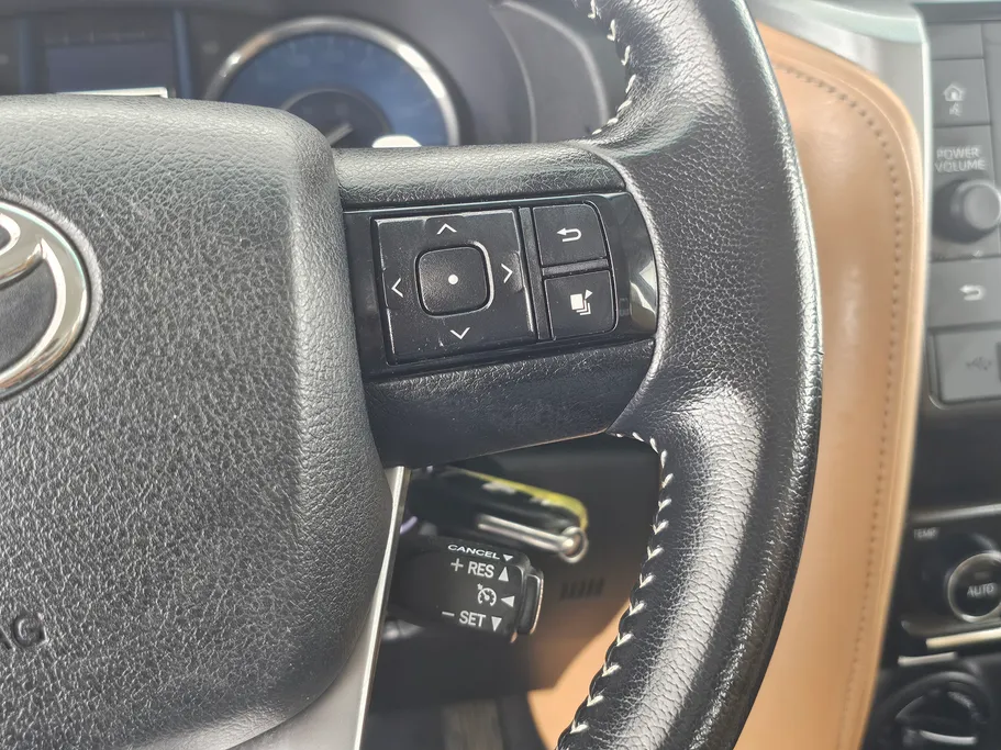 2021 تويوتا Fortuner VX1 