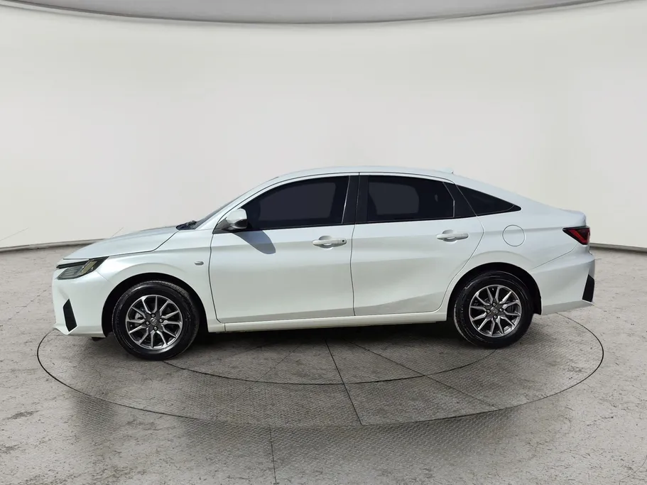 2023 Toyota Yaris  Y 