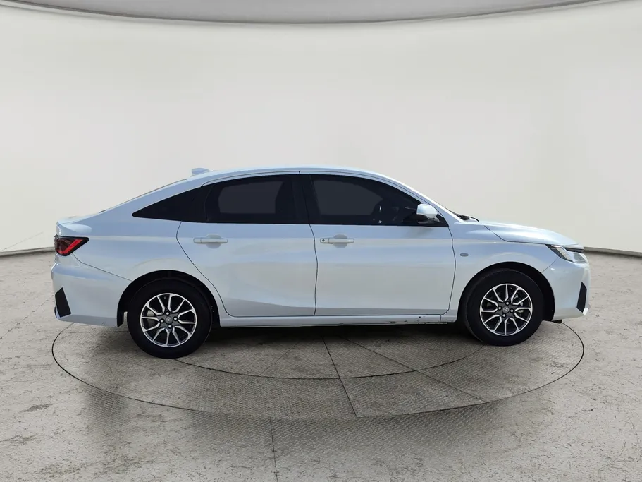 2023 Toyota Yaris  Y 
