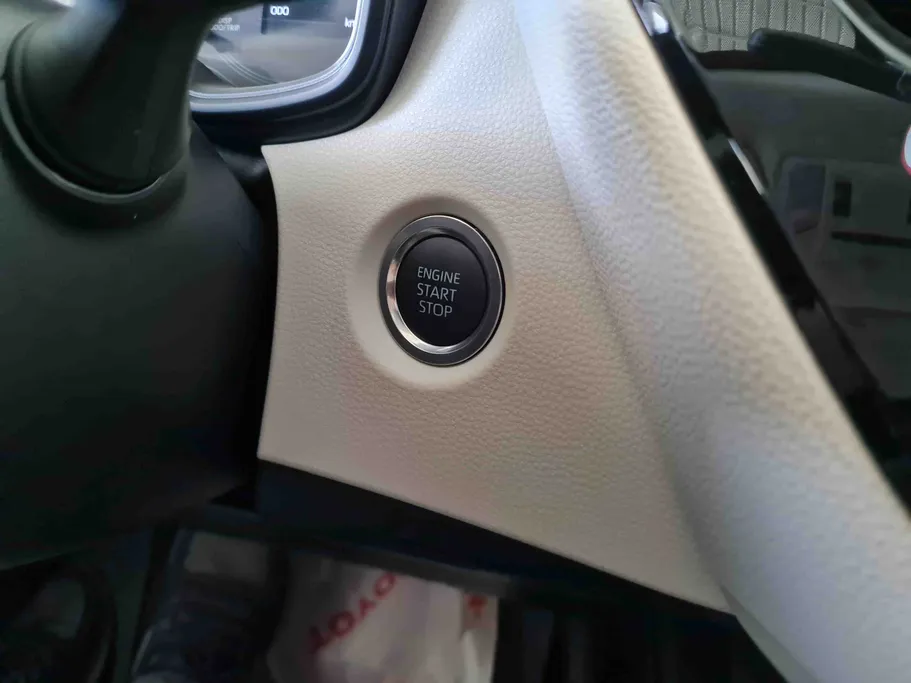 2025 Toyota Corolla XLI Executive Moonroof 