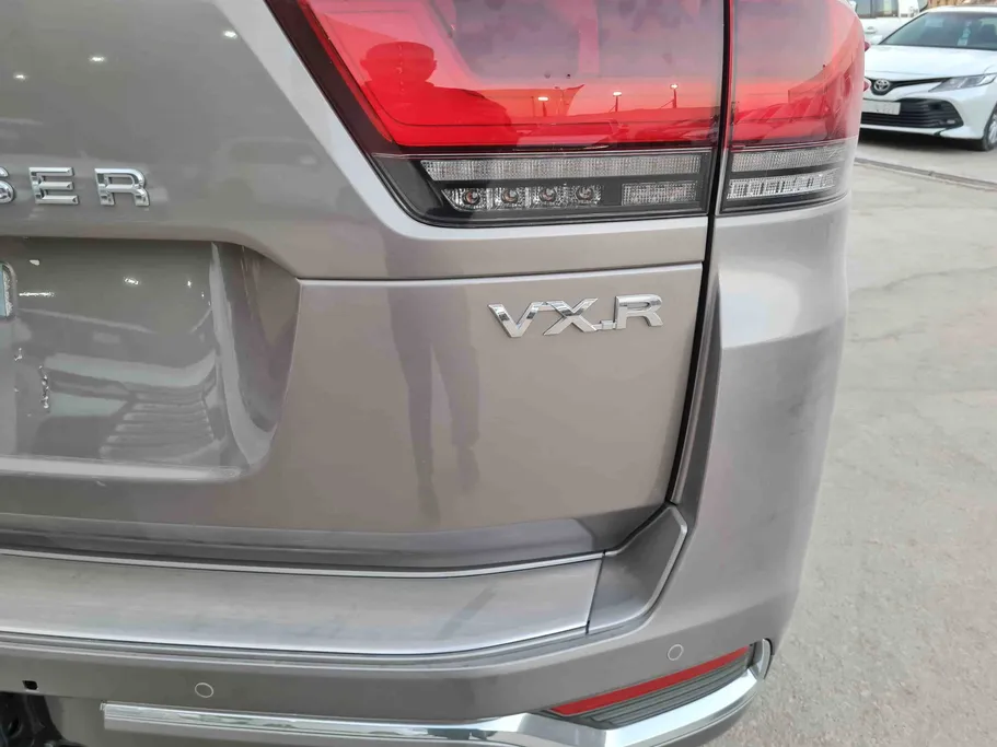 تويوتا لاندكروزر VXR 2025 