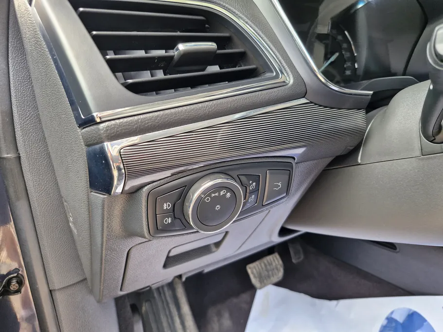 2022 Ford Taurus Trend 
