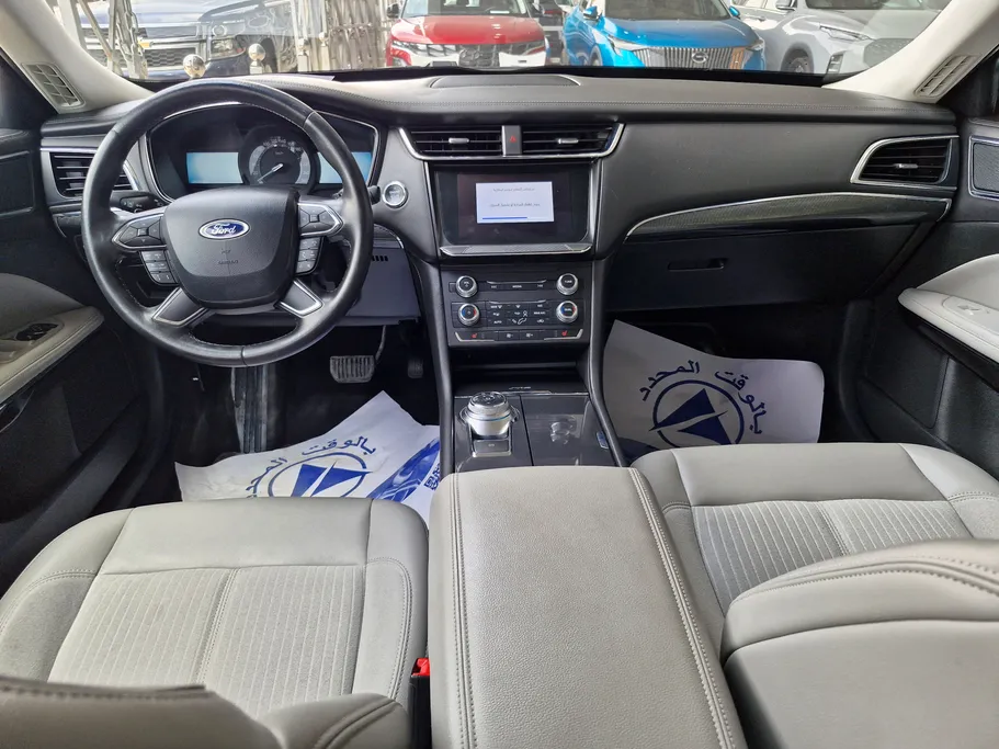 2022 Ford Taurus Trend 