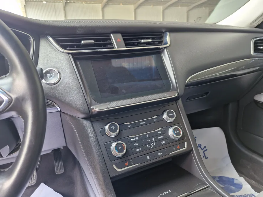 2022 Ford Taurus Trend 