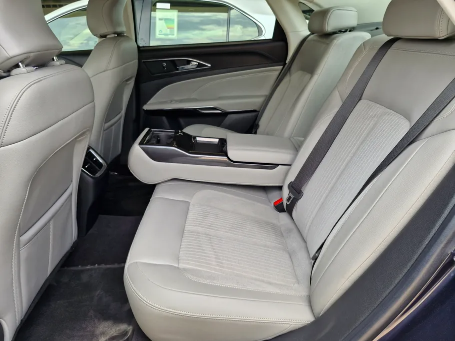 2022 Ford Taurus Trend 