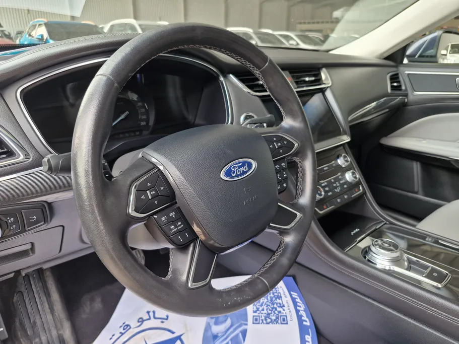 2022 Ford Taurus Trend 