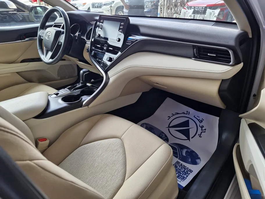 2024 Toyota Camry  GLE 