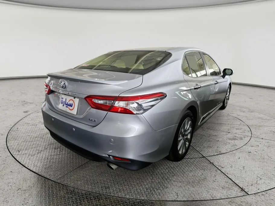 2020 Toyota Camry  GLE 