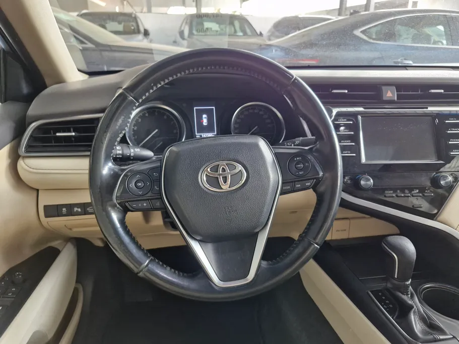 2020 Toyota Camry  GLE 