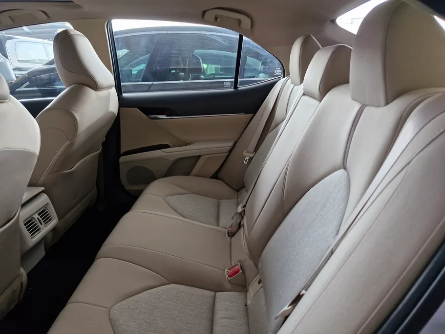 2020 Toyota Camry  GLE 
