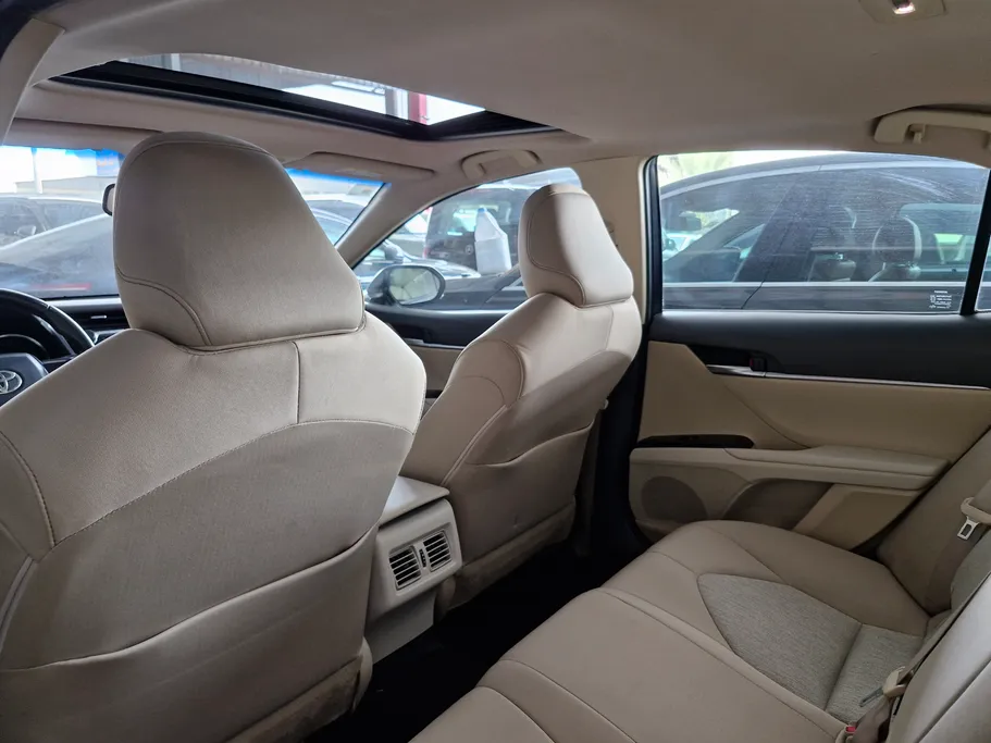 2020 Toyota Camry  GLE 